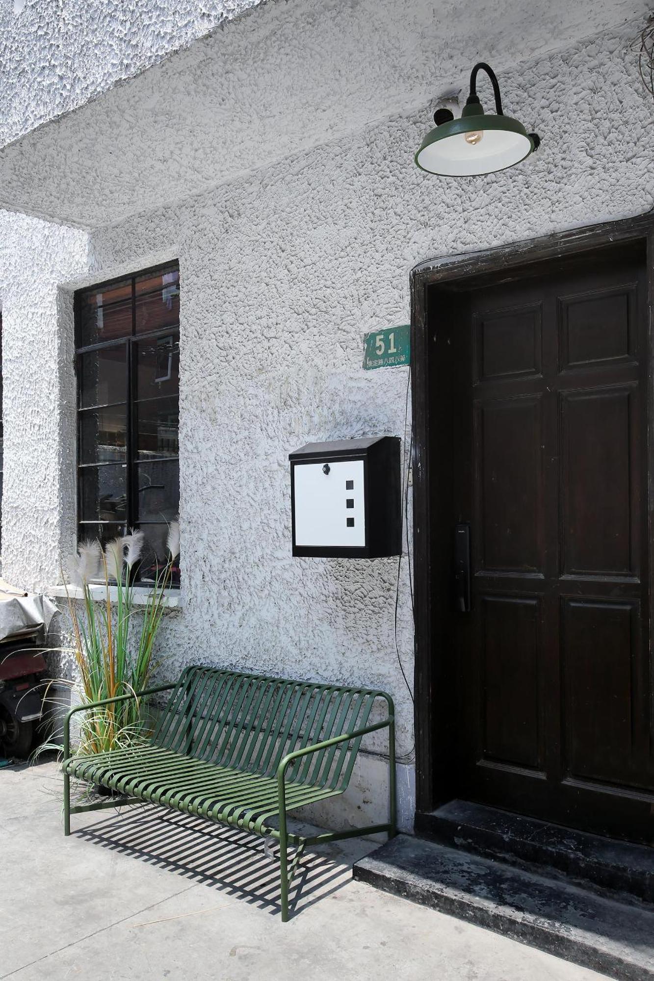 Shanghai Downtown Hills Boutique Guesthouse - Near Metro Line 7, Exit 3, Changping Road Room photo