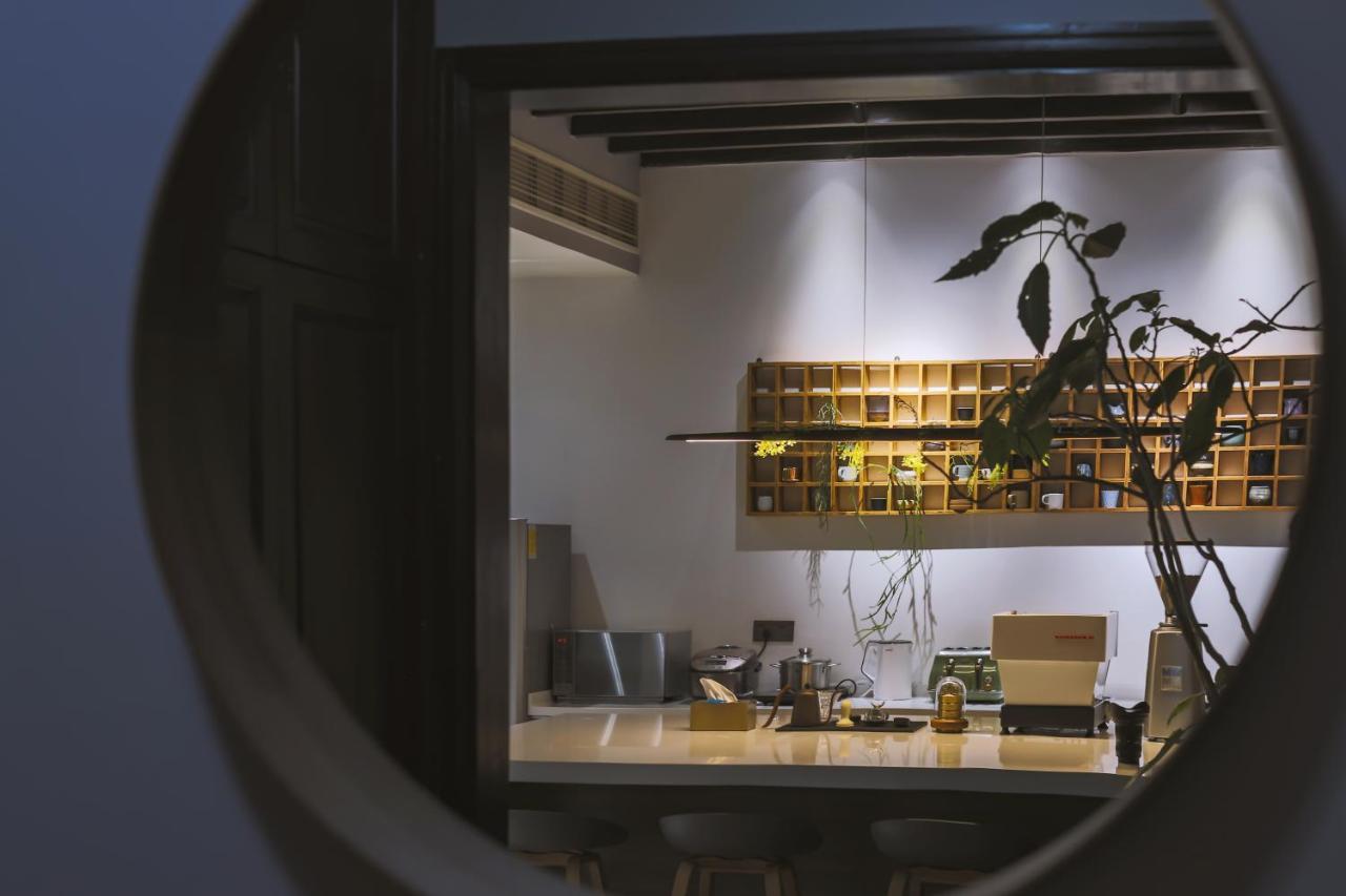 Shanghai Downtown Hills Boutique Guesthouse - Near Metro Line 7, Exit 3, Changping Road Exterior photo